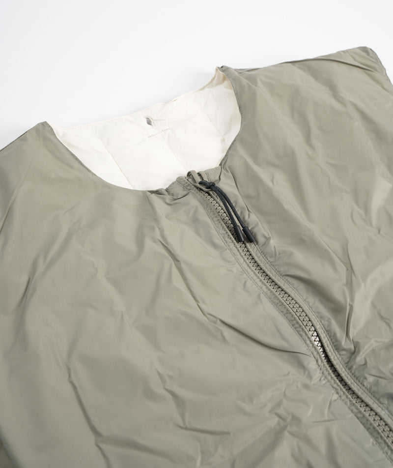 Taion x Beams Reversible China Button Inner Down Vest - Off White/Sage