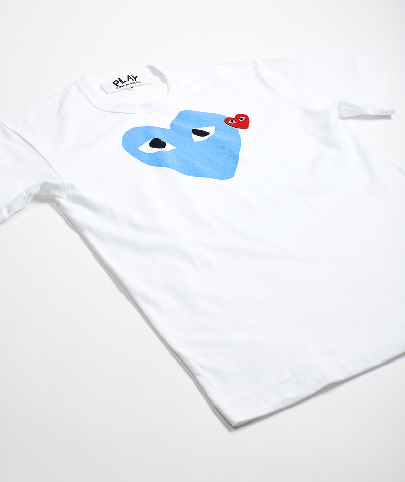 CDG Play: Blue heart T-Shirt "White"